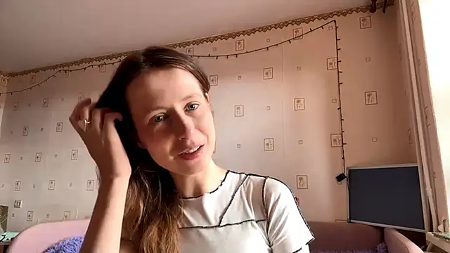 Snapshot of AlesiaGurevich chatting on July 12, 10:28 am AlesiaGurevich online show from July 12, 10:28 am