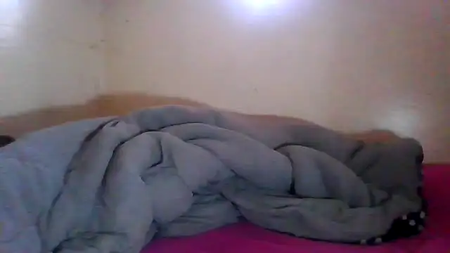 Snapshot of simphiwe23 chatting on July 6, 5:15 am simphiwe23 online show from July 6, 5:15 am