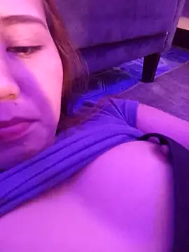 Snapshot of _siennakissez_ chatting on March 25, 4:13 pm siennakissez online show from March 25, 4:13 pm