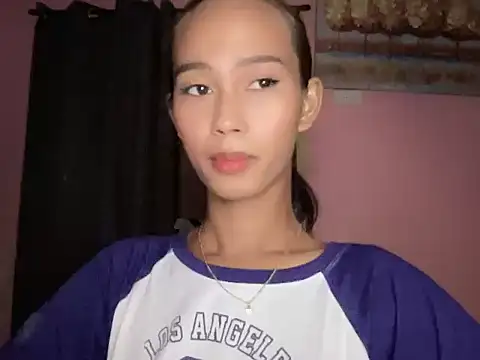 Snapshot of Sunkissed_seductress chatting on July 4, 6:03 pm Sunkissed seductress online show from July 4, 6:03 pm