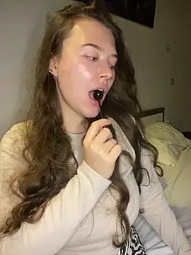 KristieKitty online show from April 7, 6:41 pm