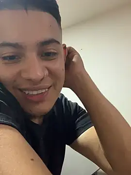 OliverTabordaa online show from April 1, 9:23 pm