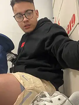 OliverTabordaa online show from April 2, 11:41 am