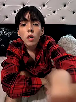 Lucca  555 online show from March 26, 5:51 pm