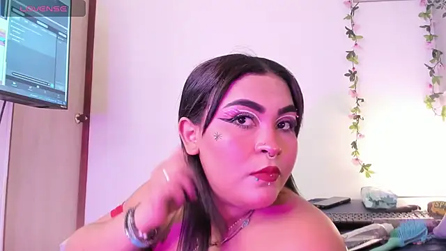 Candyy rose  online show from April 9, 3:28 am