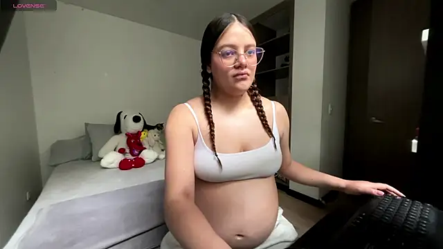 Snapshot of Sarahhh_0 chatting on July 2, 6:36 pm Sarahhh 0 online show from July 2, 6:36 pm