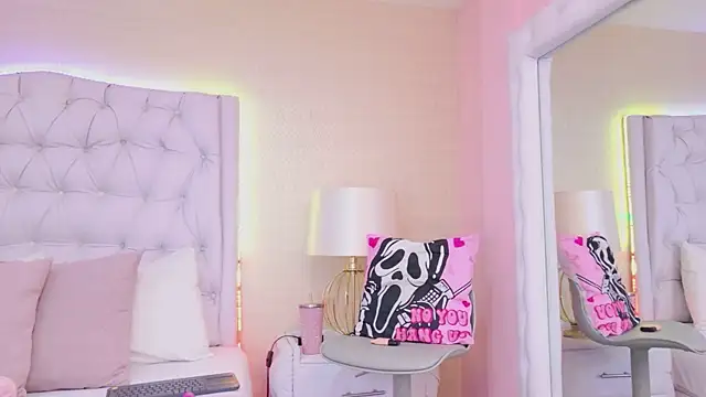 MeganRoseh online show from April 6, 10:44 pm