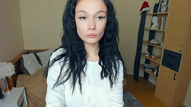 LynnCiprian online show from March 14, 7:08 pm