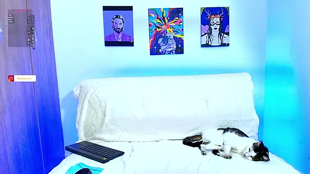 mazi  keen   online show from March 14, 11:32 pm