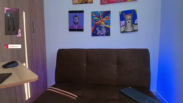 mazi  keen   online show from March 25, 9:10 pm