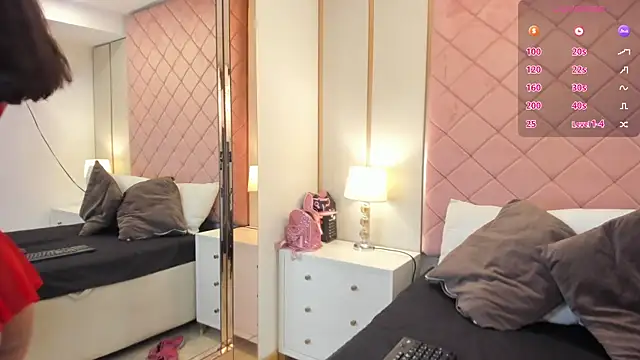 Alexa Jonees online show from June 7, 5:27 pm