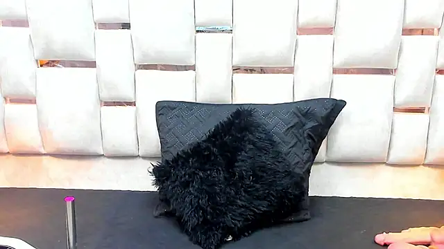 Milf Drip online show from April 20, 12:30 pm