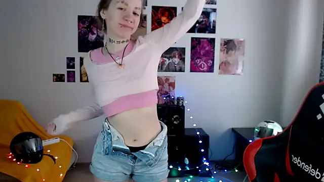 Nica Kawaii online show from April 7, 7:42 am