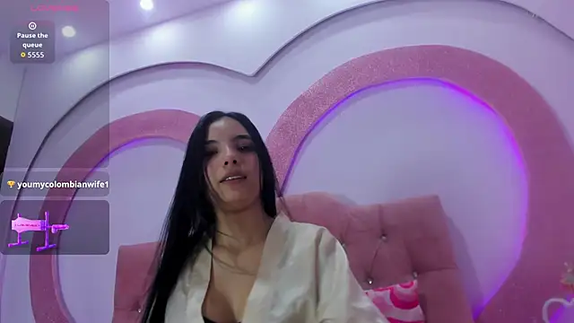 Snapshot of hilaryth_ chatting on March 4, 11:00 pm hilaryth online show from March 4, 11:00 pm