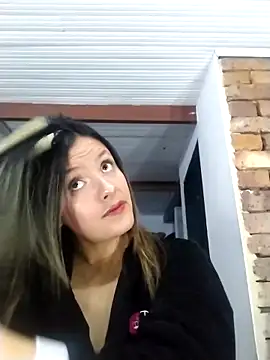 CynthiaMore online show from May 11, 4:04 pm