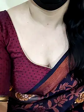 Snapshot of Yazhini-Cam chatting on June 11, 2:48 pm Yazhini-Cam online show from June 11, 2:48 pm