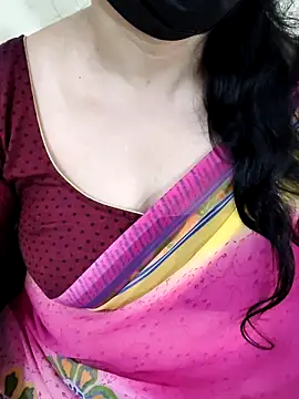 Snapshot of Yazhini-Cam chatting on June 12, 8:24 am Yazhini-Cam online show from June 12, 8:24 am