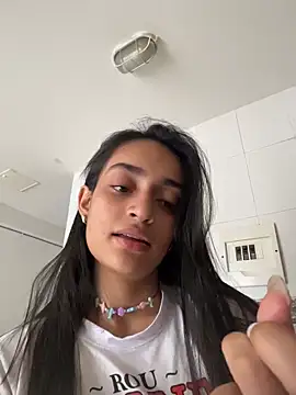 Snapshot of leilani_X chatting on May 22, 1:39 pm leilani X online show from May 22, 1:39 pm