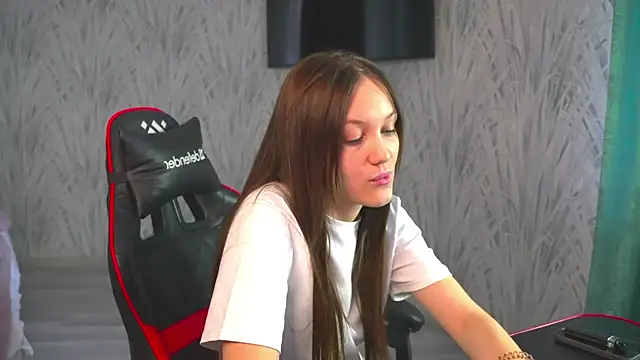 MeiRhew online show from March 10, 8:41 am