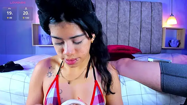 Zoe Axel1 online show from April 5, 8:06 pm