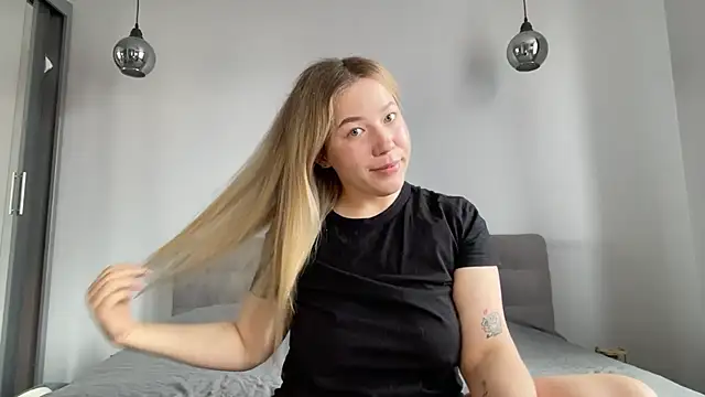 Snapshot of alyrasun chatting on July 22, 9:34 am alyrasun online show from July 22, 9:34 am