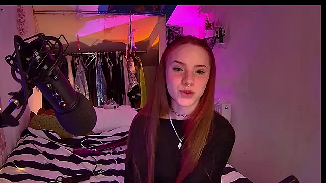 Ameliamoooon online show from March 28, 7:46 pm