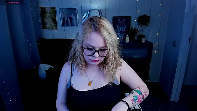 AmeliaMerris online show from April 21, 8:55 pm