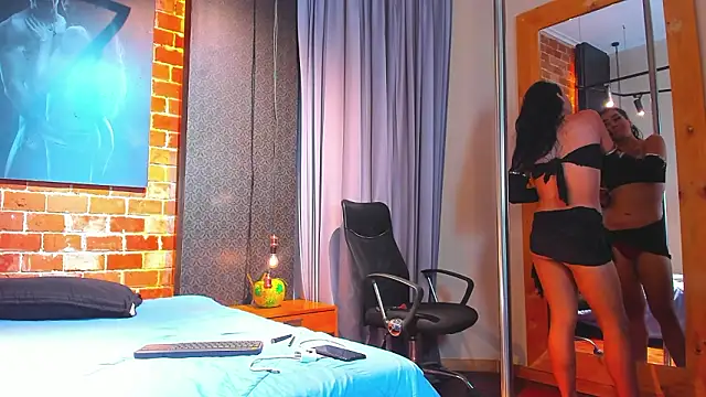 Sienna Dark online show from March 25, 11:27 am