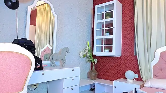 Sienna Dark online show from April 15, 11:17 am