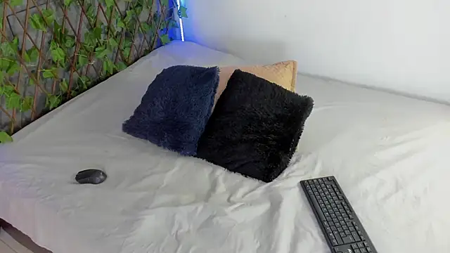 tatianasquirthot online show from April 17, 3:37 pm