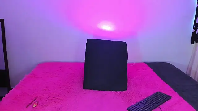 NatyVelt online show from April 9, 4:23 pm