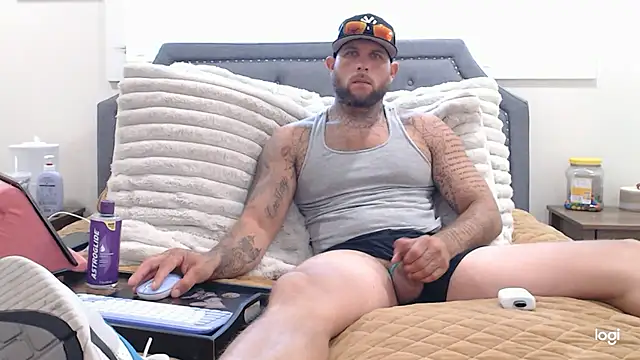 SecretsNextDoor online show from May 8, 6:46 pm