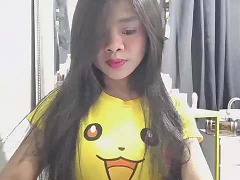 Snapshot of YunaBigCock chatting on June 30, 8:15 am YunaBigCock online show from June 30, 8:15 am