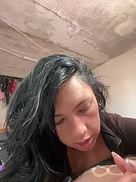 Marianaxc online show from April 27, 4:27 pm