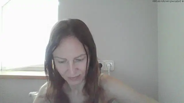 Snapshot of AnnaTight chatting on June 1, 8:38 am AnnaTight online show from June 1, 8:38 am