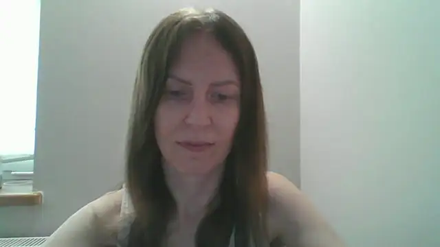 Snapshot of AnnaTight chatting on June 8, 8:26 am AnnaTight online show from June 8, 8:26 am