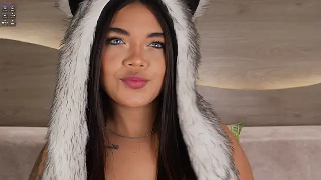 Mia Rosalie online show from July 17, 8:46 pm