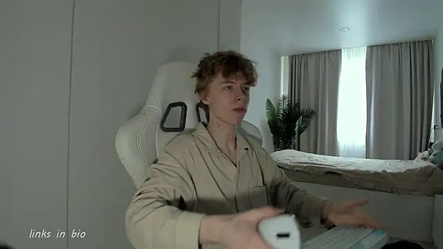 Wawesuc online show from March 24, 5:45 am