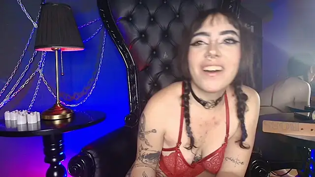 Snapshot of HoneyDemoni chatting on April 28, 12:21 pm HoneyDemoni online show from April 28, 12:21 pm