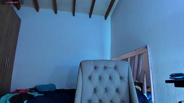SkyeGabbyRose online show from July 11, 9:45 am