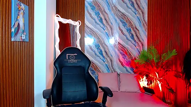 Maile Tay online show from April 11, 3:22 am