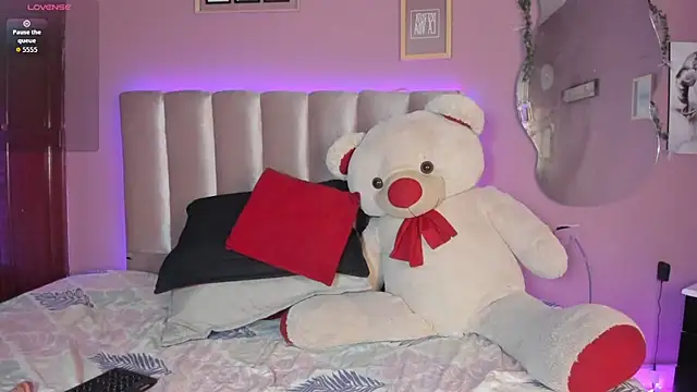 nikkita dragon  online show from March 26, 8:14 pm