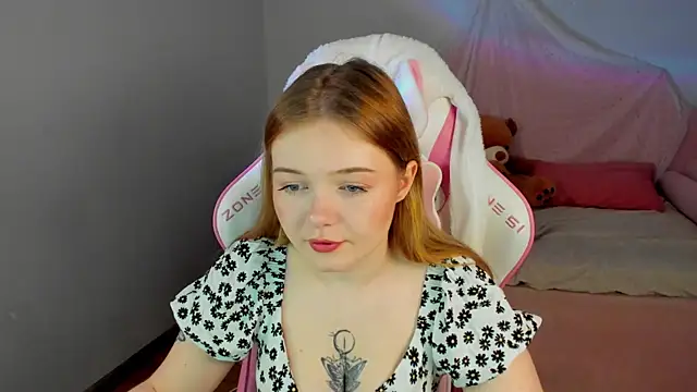 Snapshot of ElinaVale chatting on May 15, 5:03 am ElinaVale online show from May 15, 5:03 am