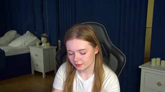 Snapshot of ElinaVale chatting on May 20, 5:08 pm ElinaVale online show from May 20, 5:08 pm