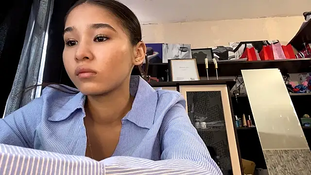 CatherineForbes online show from April 15, 9:27 am