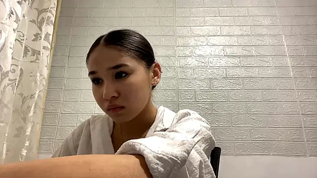 CatherineForbes online show from April 29, 5:30 pm