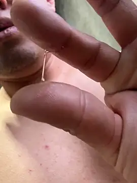 Snapshot of GoldenM95 chatting on March 10, 6:35 pm GoldenM95 online show from March 10, 6:35 pm