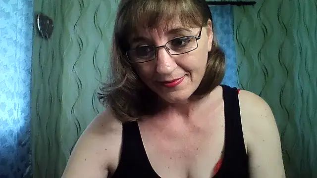 Snapshot of Alisaprice077 chatting on June 12, 9:52 am Alisaprice077 online show from June 12, 9:52 am