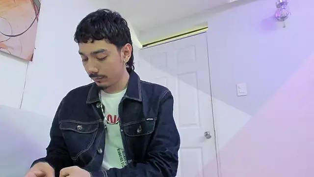 finn jackson online show from March 26, 7:52 pm