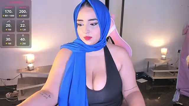 Snapshot of ThanaSaadii chatting on May 10, 2:39 am ThanaSaadii online show from May 10, 2:39 am